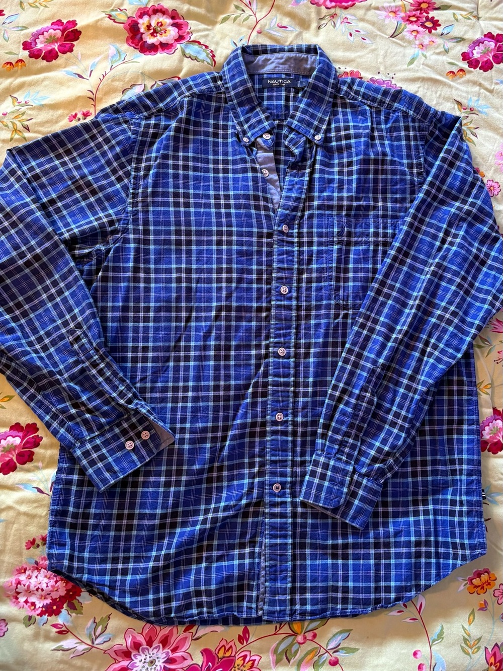 Nautica blue navy plaid button up shirt men’s large 30x23 EUC